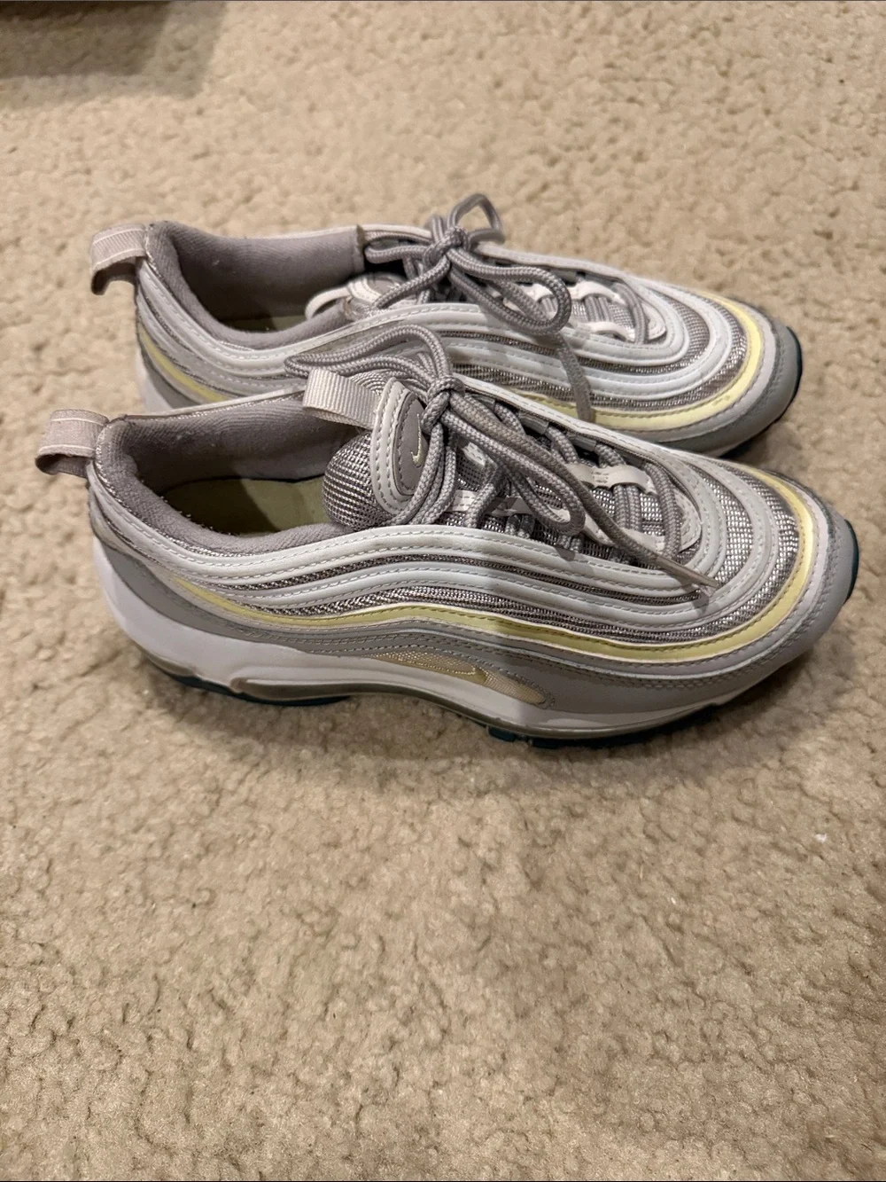 Nike lightweight sneakers